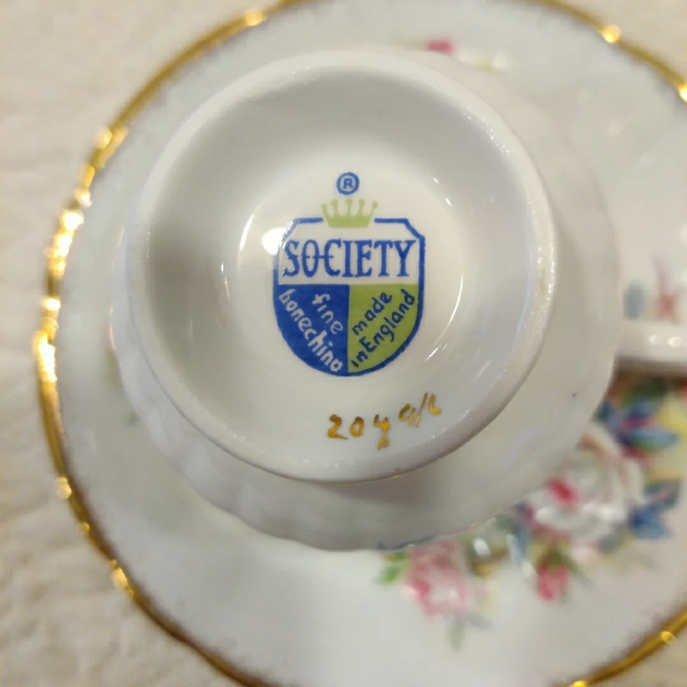VTG Society Bone China Pink rose Floral Tea Cup & Saucer with Gold Trim - Picture 6 of 10